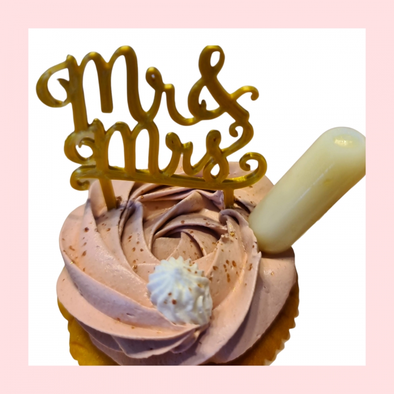 Cupcake topper Mr&Mrs